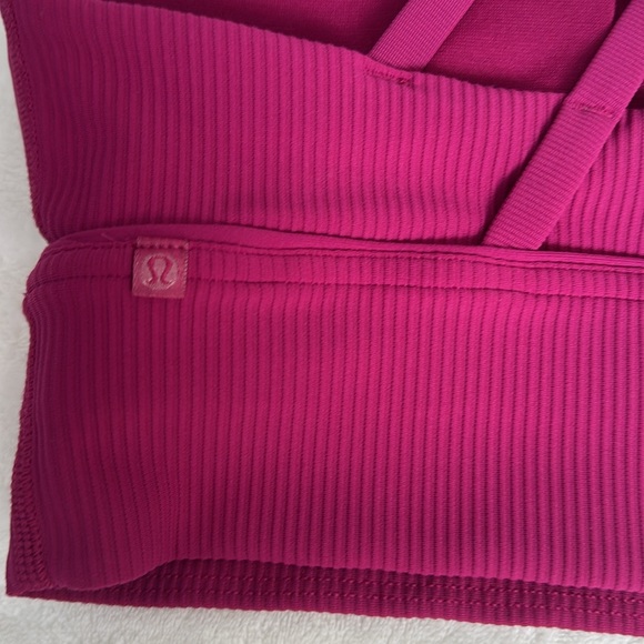 Lululemon sports bra size 4 - Picture 3 of 6